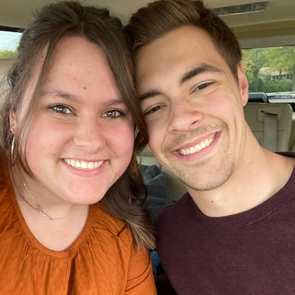 Meet your Posher, Tori - Picture 2 of 5